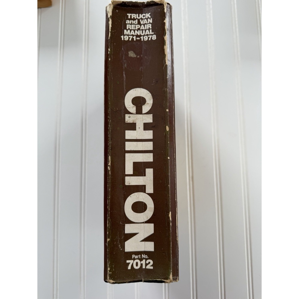 Chilton's Truck and Van Repair Manual 1971-1978 Hardcover - Picture 2 of 5
